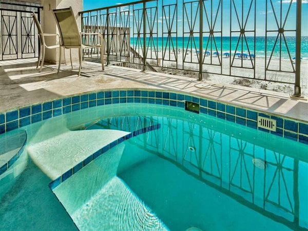 Beachfront Vacation Rental with Private Splash Pool in Miramar Beach