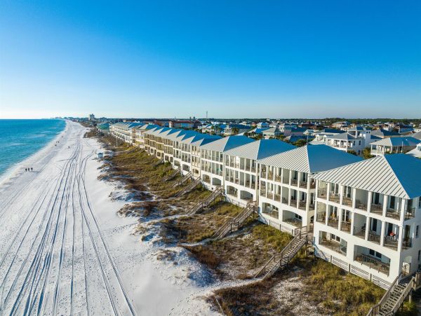 Beachfront Vacation Rental with Private Splash Pool in Miramar Beach