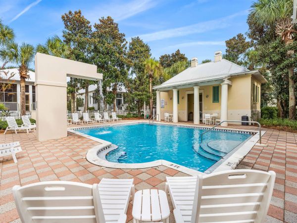 Beachfront Vacation Rental with Private Splash Pool in Miramar Beach
