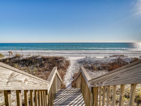 Beachfront Vacation Rental with Private Splash Pool in Miramar Beach