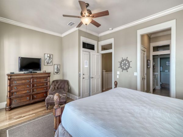Beachfront Vacation Rental with Private Splash Pool in Miramar Beach