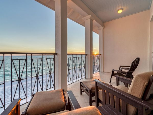 Beachfront Vacation Rental with Private Splash Pool in Miramar Beach