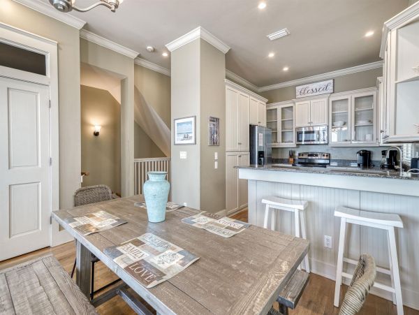Beachfront Vacation Rental with Private Splash Pool in Miramar Beach