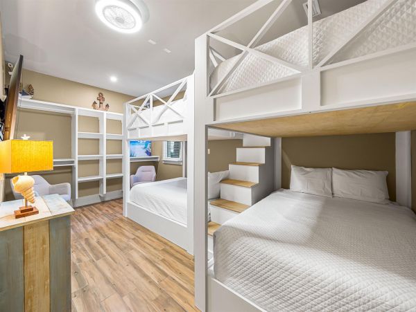 Beachfront Vacation Rental with Private Splash Pool in Miramar Beach
