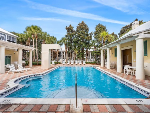 Beachfront Vacation Rental with Private Splash Pool in Miramar Beach