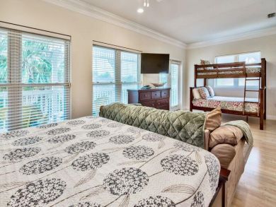 Private Home with Pool Short Walk to Gated Beach! Private Home with Pool Short Walk to Gated Beach!