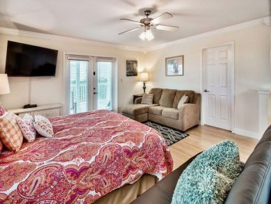 Private Home with Pool Short Walk to Gated Beach! Private Home with Pool Short Walk to Gated Beach!