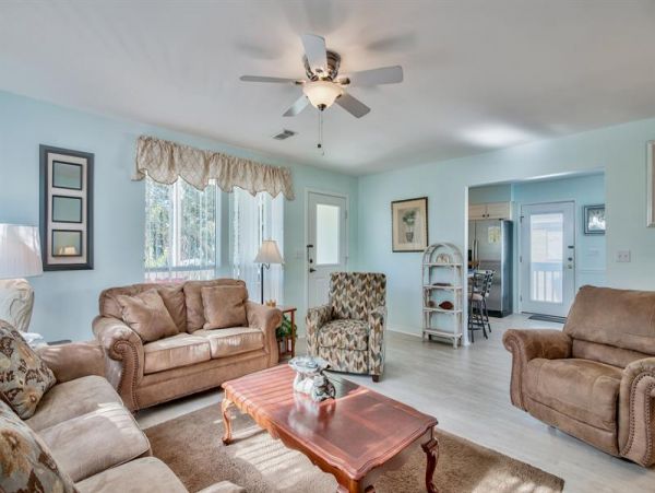 Crystal Beach Vacation Pool Home 3 Bedrooms Sleeps 8