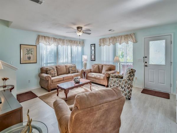 Crystal Beach Vacation Pool Home 3 Bedrooms Sleeps 8