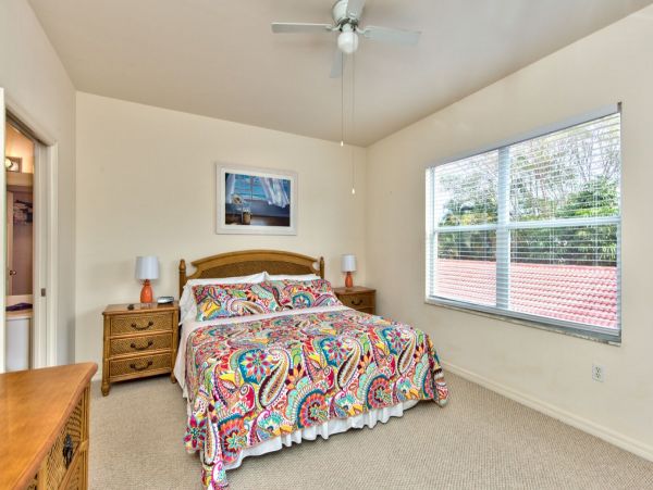 Beautiful Naples Vacation Condo with Pool, Near Beach