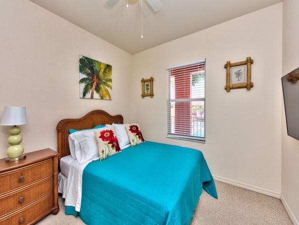 Beautiful Naples Vacation Condo with Pool, Near Beach