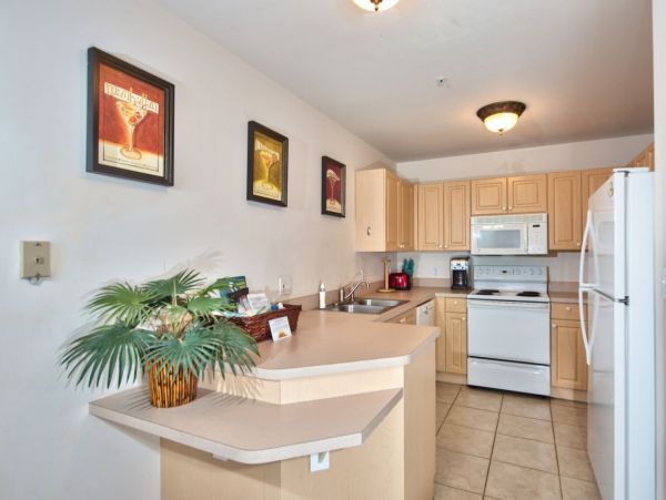 Beautiful Naples Vacation Condo with Pool, Near Beach