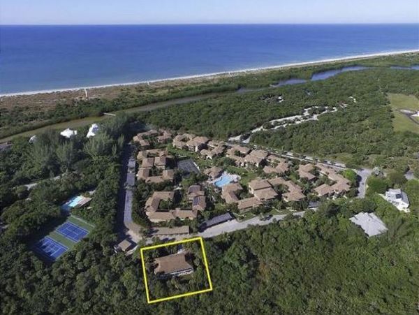 Sleep 7 at this Sanibel Four Bedroom Vacation Home