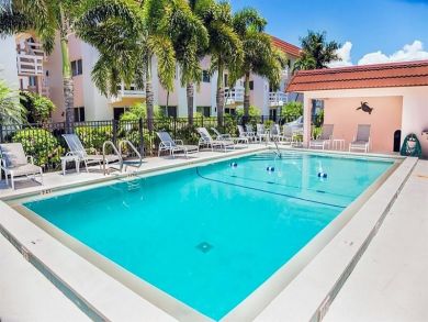 Sanibel Vacation Condo Sleeps Six Guests Beach Is Yards Away