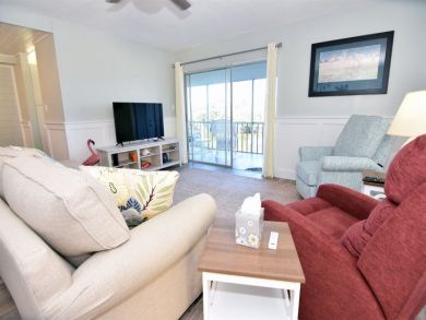 Sanibel Vacation Condo Sleeps Six Guests Beach Is Yards Away