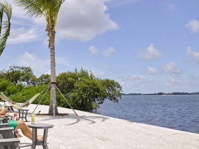 Bradenton Beach Vacation Condo Sleeps Seven Guests