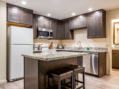 Two Bedroom Vacation Condo on Kihei Sleeps 6 Guests