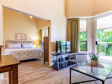Two Bedroom Vacation Condo on Kihei Sleeps 6 Guests