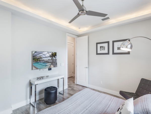 Luxury Style & Comfort Cape Coral Luxury Villa
