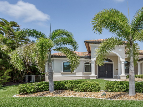 Stunning canal front house