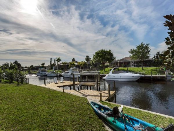 Cape Coral Vacation Home Four Bedrooms Private Caged Pool
