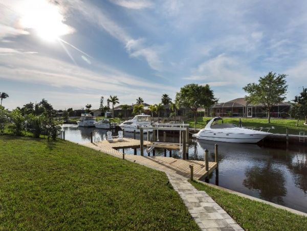 Cape Coral Vacation Home Four Bedrooms Private Caged Pool
