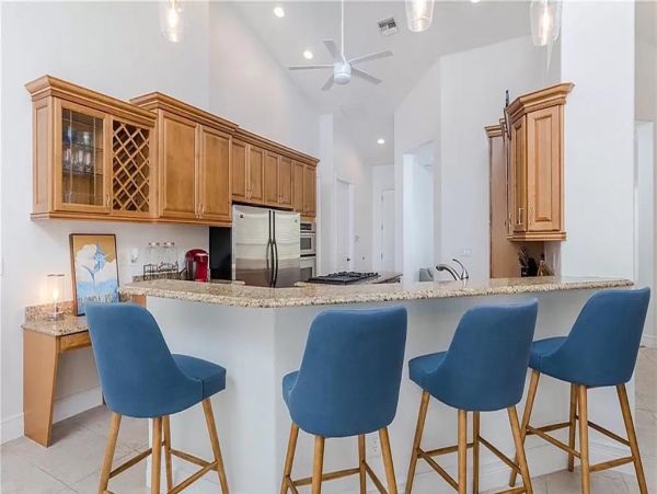 Canalfront Luxury Vacation Home in Cape Coral with Pool & Dock