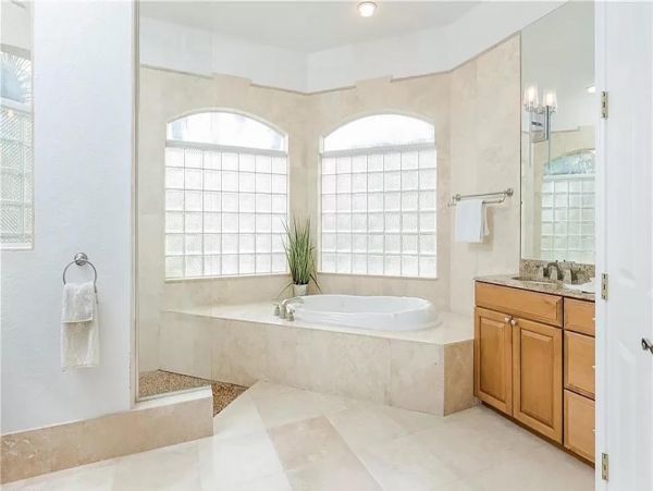 Canalfront Luxury Vacation Home in Cape Coral with Pool & Dock