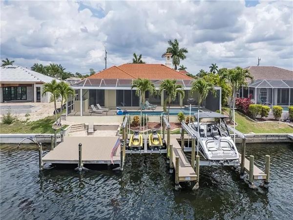 Canalfront Luxury Vacation Home in Cape Coral with Pool & Dock