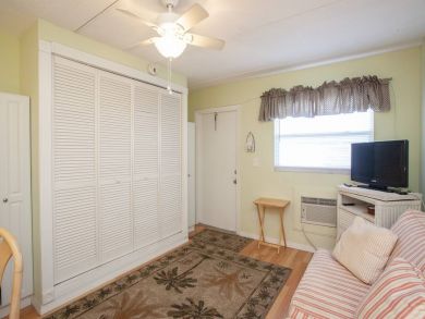 Venice Condo 928872