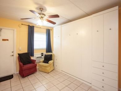 Venice Condo 928876