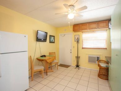 Venice Condo 928879