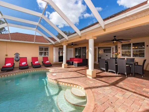 Main House & Guest Suite a lovely Cape Coral Rental