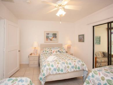 Venice Condo 928882