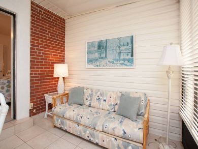 Venice Condo 928882