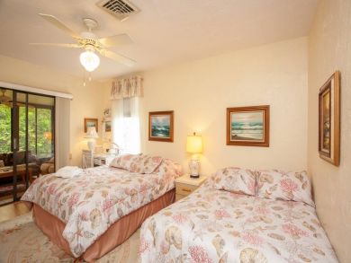 Venice Condo 928889