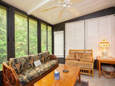 Venice Condo 928889