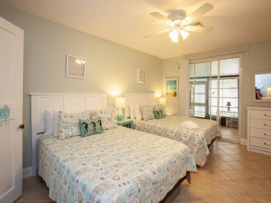Venice Condo 928890