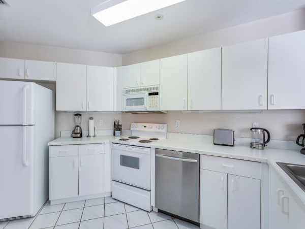 Naples 3 Bedroom Vacation Condo With Beautiful Lake Views