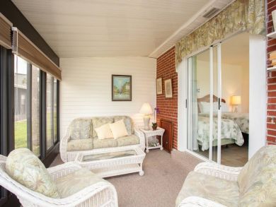 Venice Condo 928896