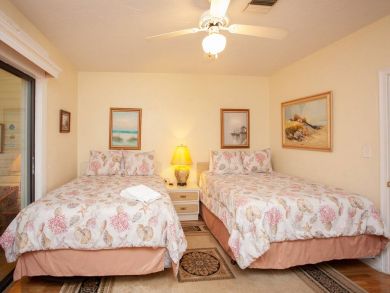 Venice Condo 928897
