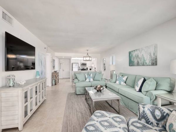 Beachfront Vacation 2 Bedroom Rental in Miramar Beach