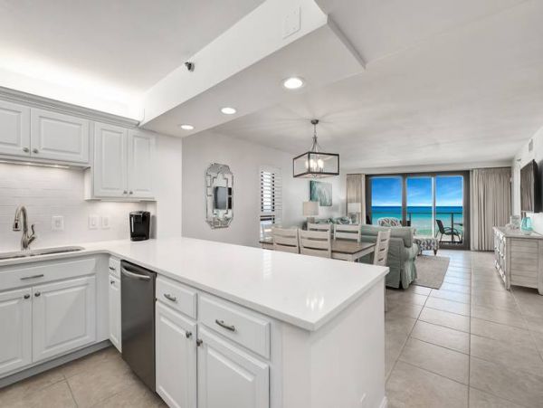 Beachfront Vacation 2 Bedroom Rental in Miramar Beach