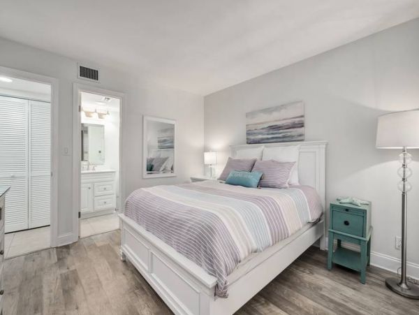 Beachfront Vacation 2 Bedroom Rental in Miramar Beach