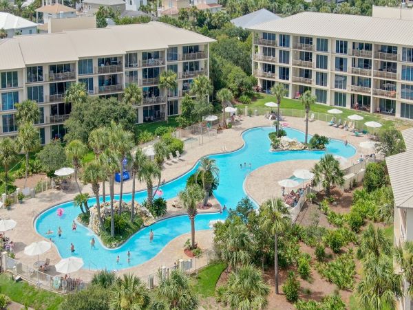 Gulf front 2 Bedroom Condo Communal Pool & Tennis Court
