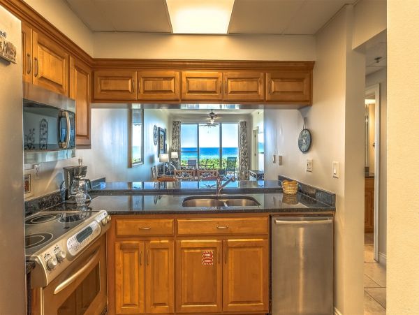 Gulf front 2 Bedroom Condo Communal Pool & Tennis Court