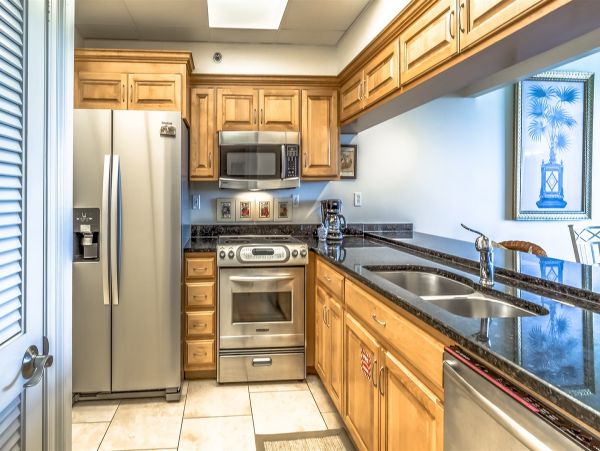 Gulf front 2 Bedroom Condo Communal Pool & Tennis Court