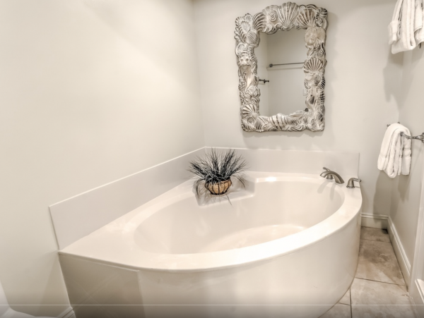 Gulf front 2 Bedroom Condo Communal Pool & Tennis Court