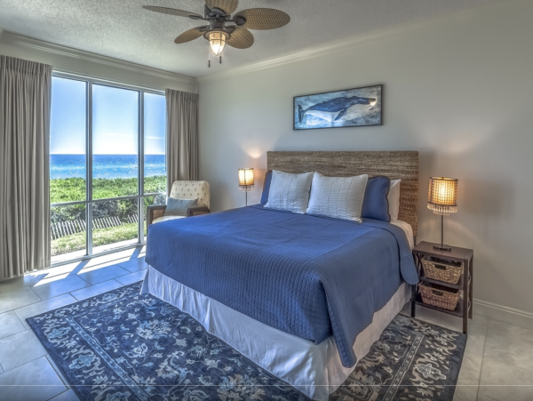Gulf front 2 Bedroom Condo Communal Pool & Tennis Court