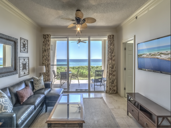 Gulf front 2 Bedroom Condo Communal Pool & Tennis Court